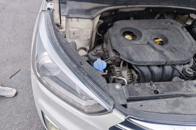 Used Hyundai ix25 2015 2.0L Automatic Two-Wheel Drive Intelligent GLS Engine Bay Right