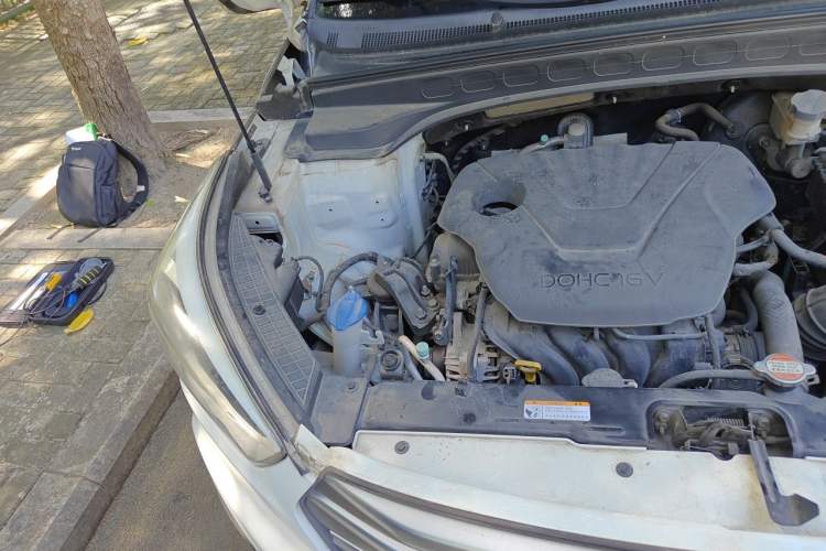 Used Hyundai ix25 2015 1.6L Automatic Two-Wheel Drive Smart GLS Trim Engine Bay Right