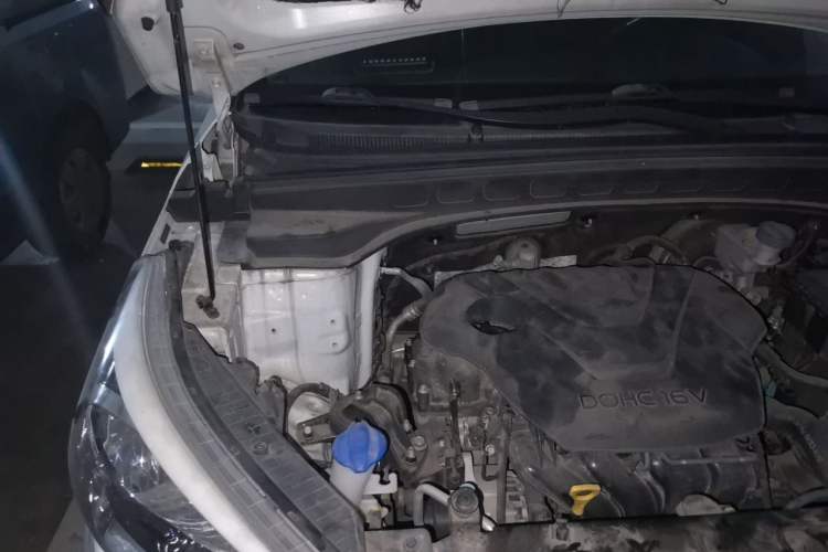 Used Hyundai ix25 2015 1.6L Automatic Two-Wheel Drive Smart GLS Trim Engine Bay Right