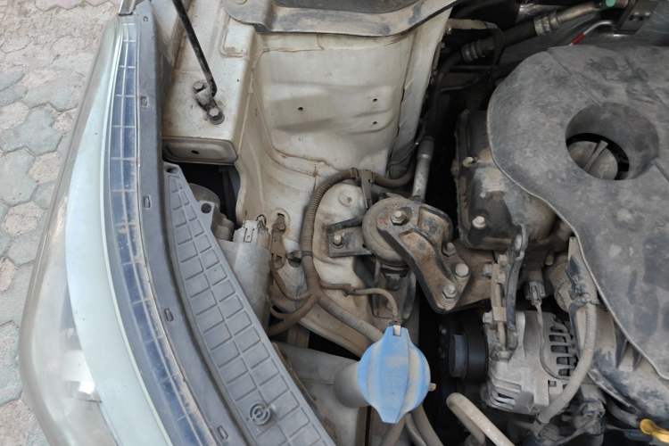 Used Hyundai ix25 2015 1.6L Automatic Two-Wheel-Drive Deluxe DLX Model Engine Bay Right