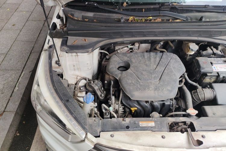 Used Hyundai ix25 2015 1.6L Automatic Two-Wheel Drive Smart GLS Trim Engine Bay Right