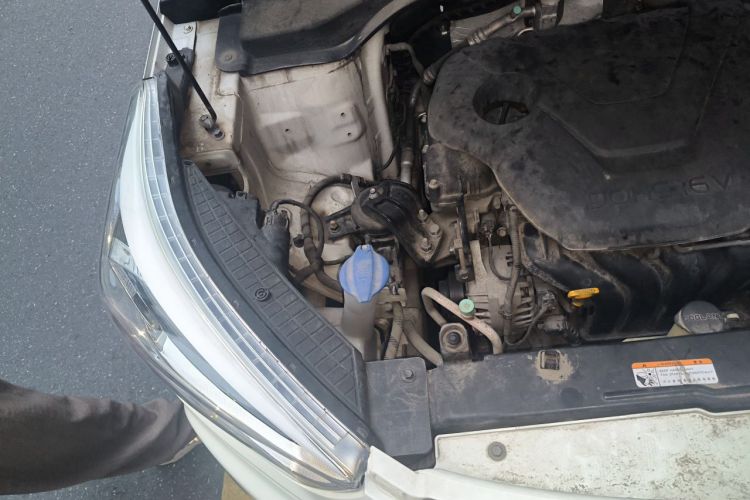 Used Hyundai ix25 2015 1.6L Automatic Two-Wheel Drive Smart GLS Trim Engine Bay Right