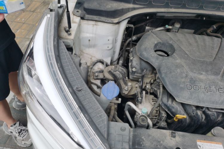 Used Hyundai ix25 2015 1.6L Automatic Two-Wheel Drive Smart GLS Trim Engine Bay Right