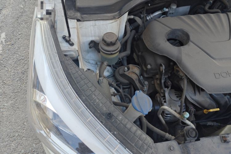 Used Hyundai ix25 2015 1.6L Manual Two-Wheel Drive Fashionable GS Model Engine Bay Right