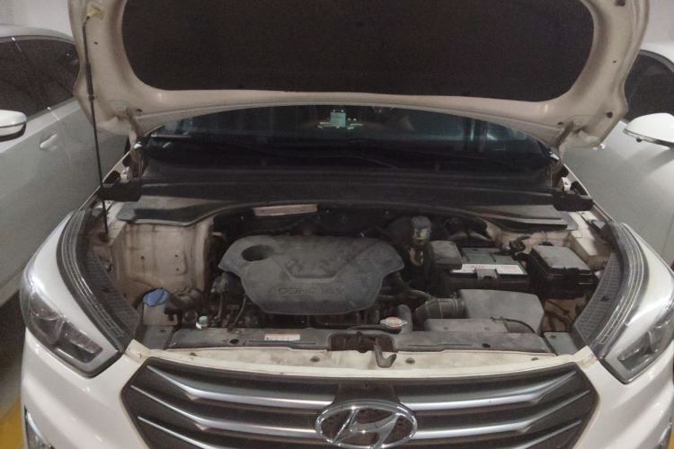 Used Hyundai ix25 2015 1.6L Automatic Two-Wheel Drive Smart GLS Trim Engine Bay