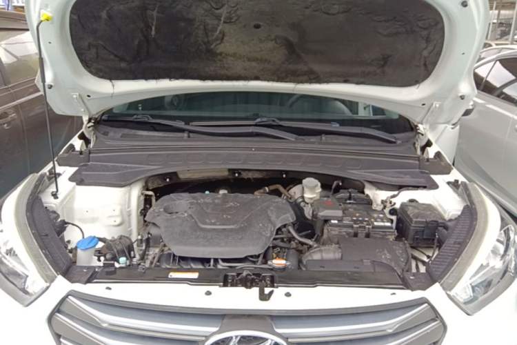 Used Hyundai ix25 2015 1.6L Automatic Two-Wheel Drive Smart GLS Trim Engine Bay