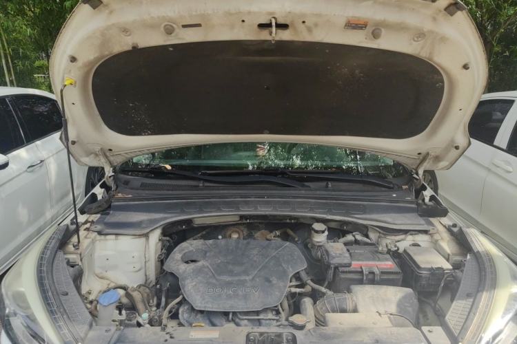 Used Hyundai ix25 2015 1.6L Automatic Two-Wheel-Drive Deluxe DLX Model Engine Bay