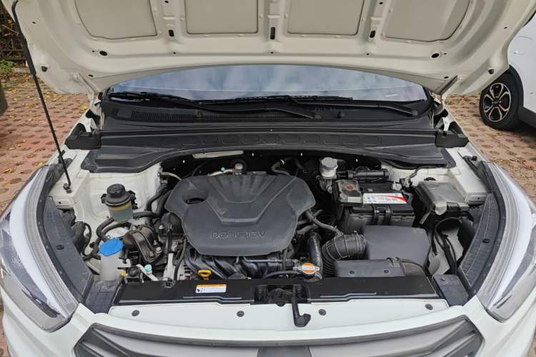 Used Hyundai ix25 2015 1.6L Manual Two-Wheel Drive Fashionable GS Model Engine Bay