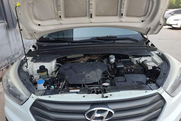 Used Hyundai ix25 2015 1.6L Manual Two-Wheel Drive Fashionable GS Model Engine Bay