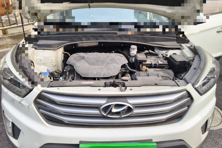 Used Hyundai ix25 2015 1.6L Automatic Two-Wheel-Drive Deluxe DLX Model Engine Bay