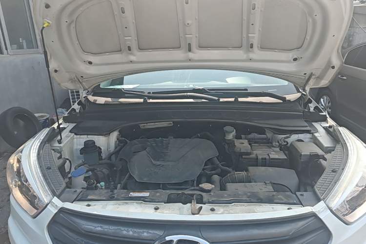 Used Hyundai ix25 2015 1.6L Manual Two-Wheel Drive Fashionable GS Model Engine Bay