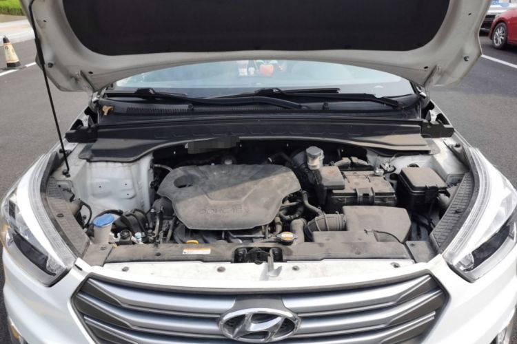 Used Hyundai ix25 2015 1.6L Automatic Two-Wheel Drive Smart GLS Trim Engine Bay