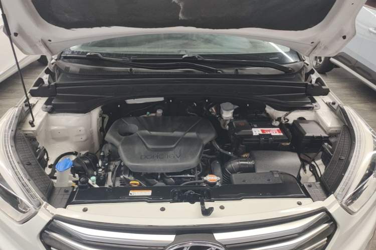 Used Hyundai ix25 2015 1.6L Automatic Two-Wheel Drive Smart GLS Trim Engine Bay