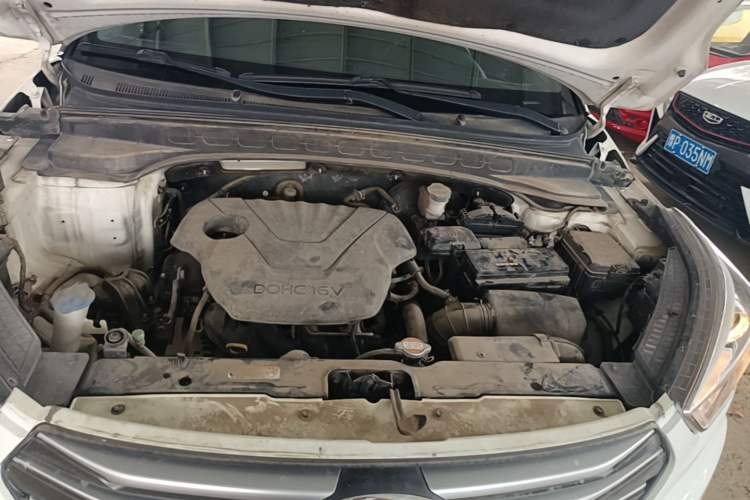 Used Hyundai ix25 2015 1.6L Automatic Two-Wheel-Drive Deluxe DLX Model Engine Bay
