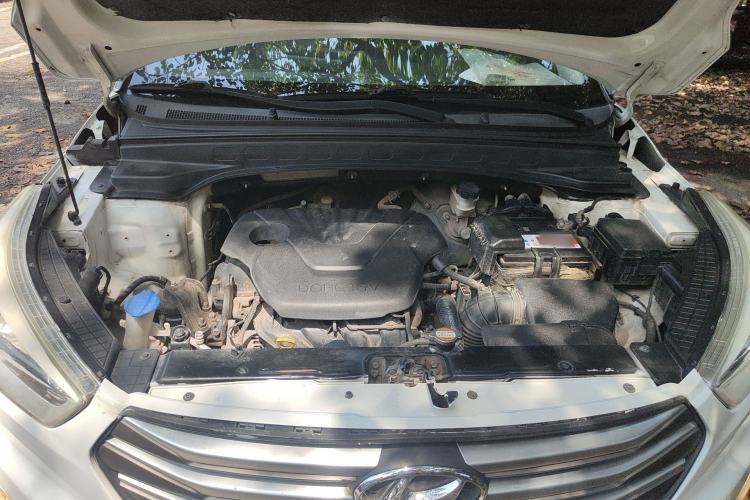 Used Hyundai ix25 2015 1.6L Automatic Two-Wheel Drive Smart GLS Trim Engine Bay