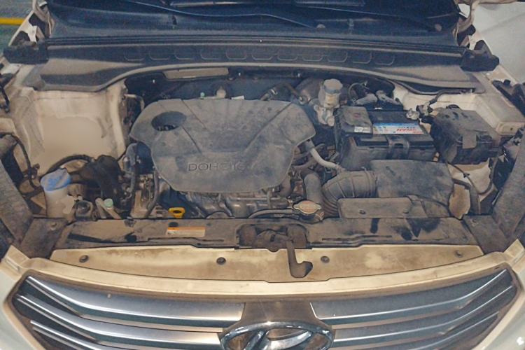 Used Hyundai ix25 2015 1.6L Automatic Two-Wheel-Drive Deluxe DLX Model Engine Bay