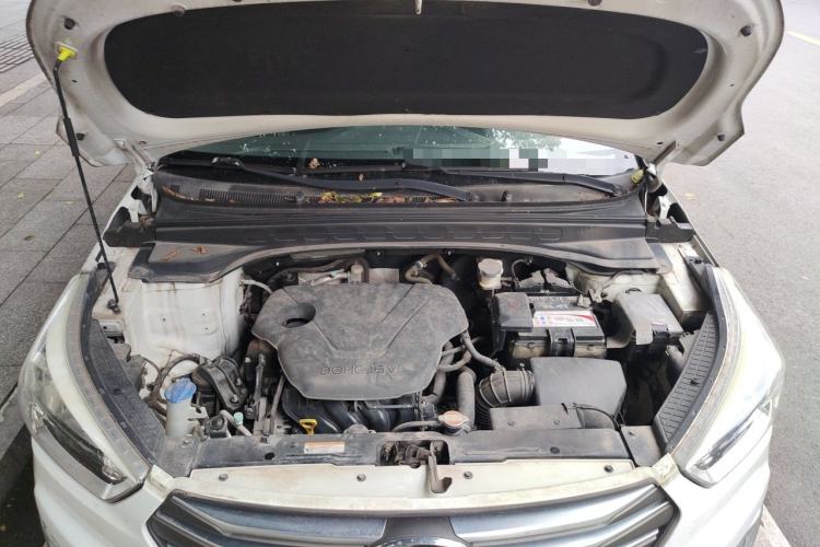 Used Hyundai ix25 2015 1.6L Automatic Two-Wheel Drive Smart GLS Trim Engine Bay