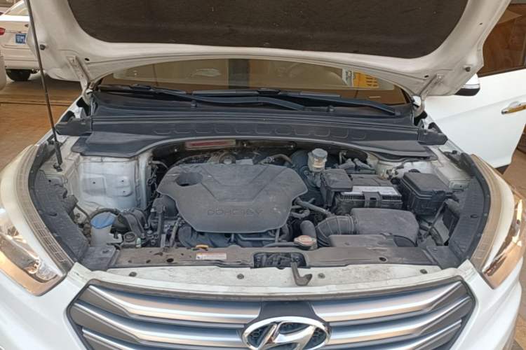 Used Hyundai ix25 2015 1.6L Automatic Two-Wheel Drive Smart GLS Trim Engine Bay