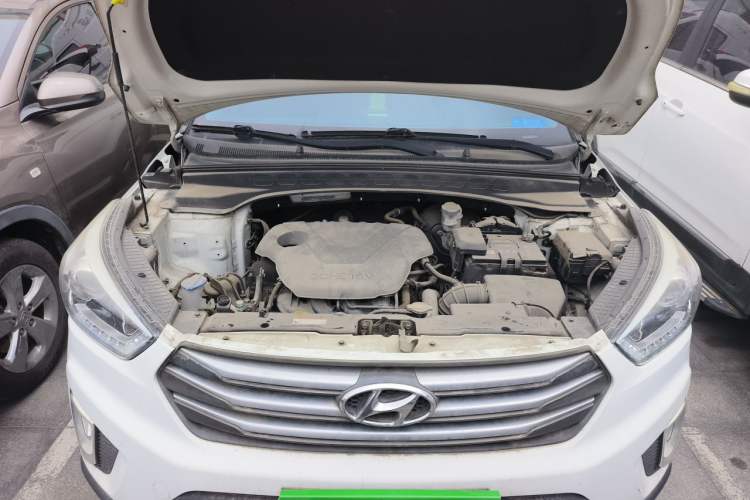 Used Hyundai ix25 2015 1.6L Automatic Two-Wheel-Drive Deluxe DLX Model Engine Bay