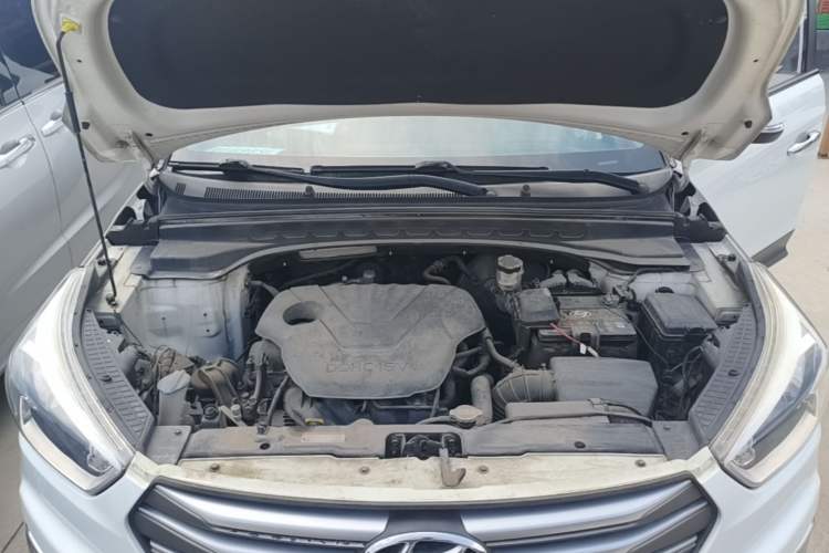 Used Hyundai ix25 2015 1.6L Automatic Two-Wheel Drive Smart GLS Trim Engine Bay