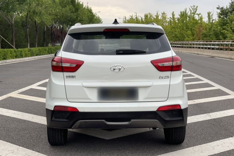 Used Hyundai ix25 2015 1.6L Automatic Two-Wheel-Drive Deluxe DLX Model Exterior 1
