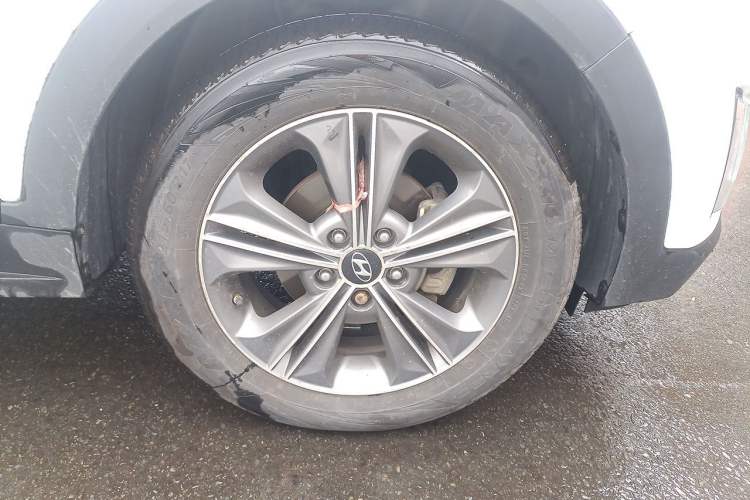 Used Hyundai ix25 2015 1.6L Automatic Two-Wheel-Drive Deluxe DLX Model Exterior 1