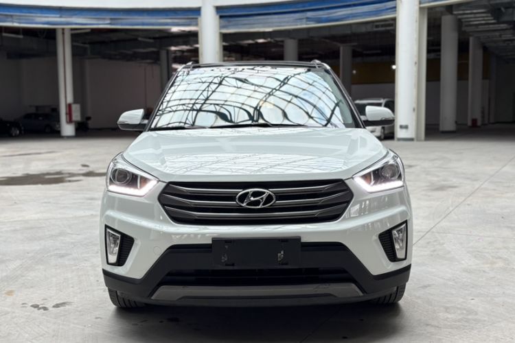 Used Hyundai ix25 2015 2.0L Automatic 4x4 Deluxe DLX Exterior 1