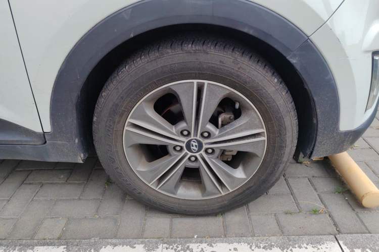 Used Hyundai ix25 2015 1.6L Automatic Two-Wheel-Drive Deluxe DLX Model Exterior 1