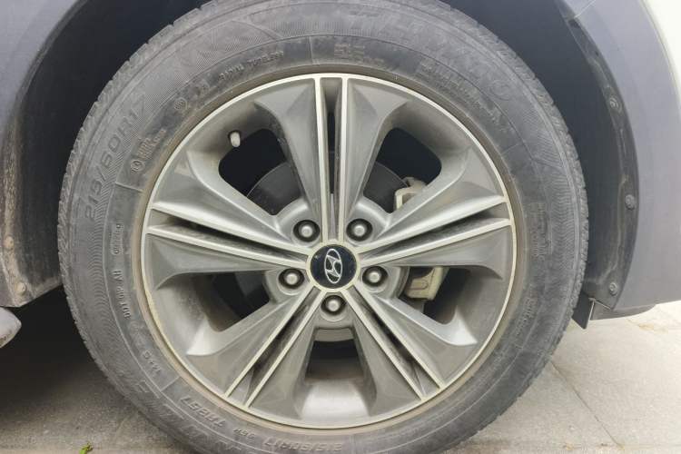 Used Hyundai ix25 2015 1.6L Automatic Two-Wheel-Drive Deluxe DLX Model Exterior 1