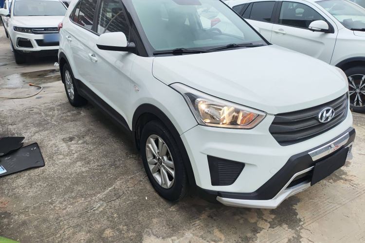 Used Hyundai ix25 2015 1.6L Manual Two-Wheel Drive Fashionable GS Model Exterior 2