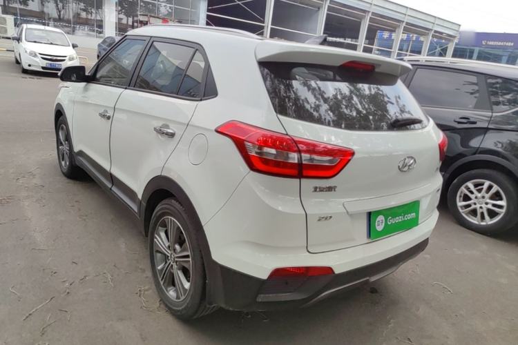Used Hyundai ix25 2015 2.0L Automatic 4x4 Deluxe DLX Exterior 2