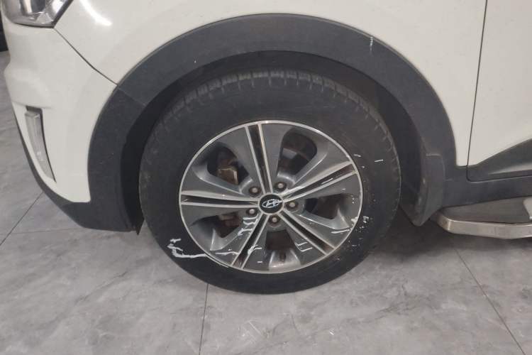 Used Hyundai ix25 2015 1.6L Automatic Two-Wheel Drive Smart GLS Trim Exterior 2
