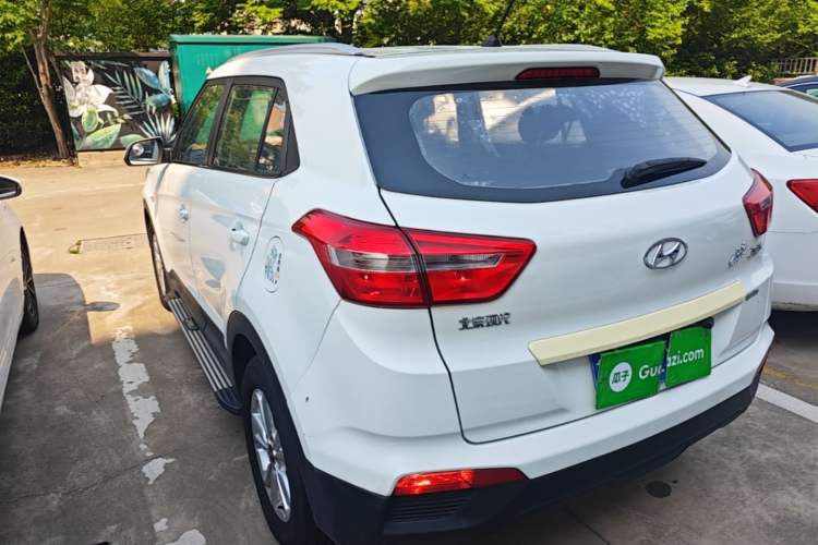 Used Hyundai ix25 2015 1.6L Manual Two-Wheel Drive Fashionable GS Model Exterior 2