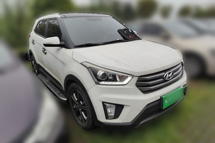 Used Hyundai ix25 2015 1.6L Automatic Two-Wheel-Drive Deluxe DLX Model Exterior 2