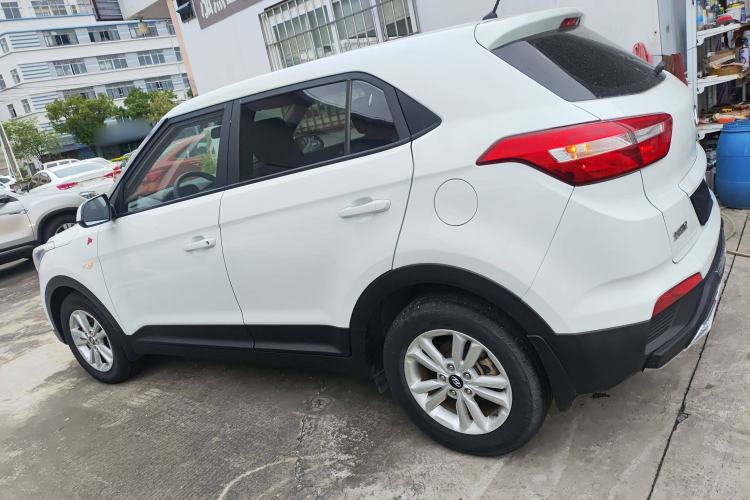 Used Hyundai ix25 2015 1.6L Manual Two-Wheel Drive Fashionable GS Model Exterior 3