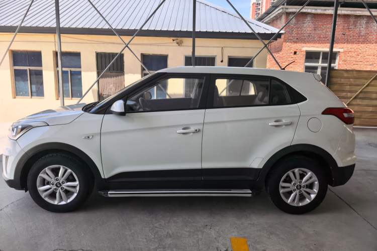 Used Hyundai ix25 2015 1.6L Manual Two-Wheel Drive Fashionable GS Model Exterior 3