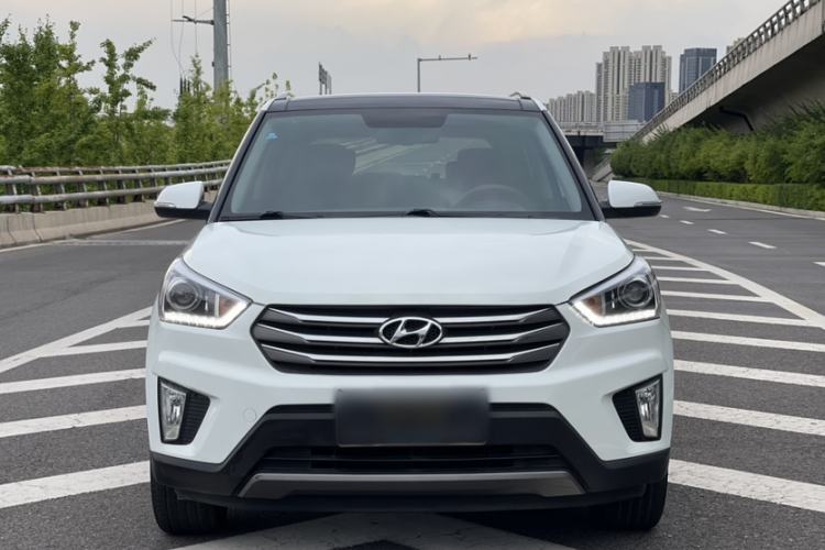 Used Hyundai ix25 2015 1.6L Automatic Two-Wheel-Drive Deluxe DLX Model Exterior 3