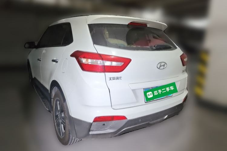 Used Hyundai ix25 2015 1.6L Automatic Two-Wheel-Drive Deluxe DLX Model Exterior 3