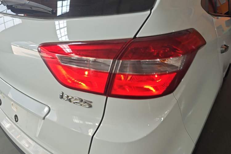 Used Hyundai ix25 2015 1.6L Automatic Two-Wheel Drive Smart GLS Trim Exterior 3