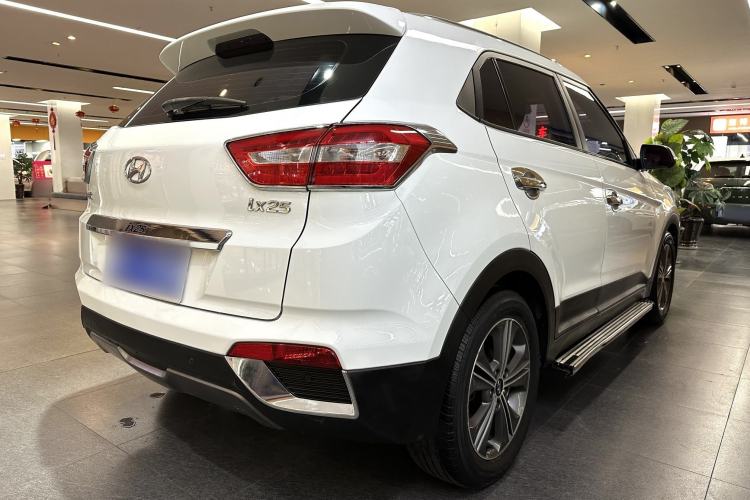Used Hyundai ix25 2015 1.6L Automatic Two-Wheel-Drive Deluxe DLX Model Exterior 3