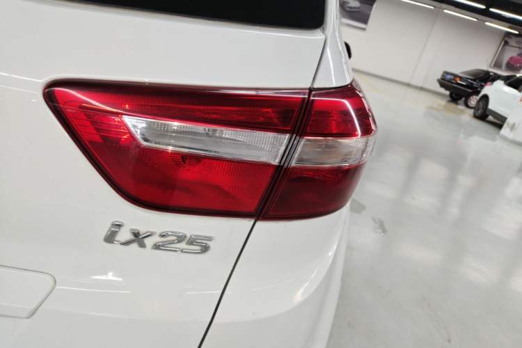 Used Hyundai ix25 2015 1.6L Automatic Two-Wheel Drive Smart GLS Trim Exterior 3