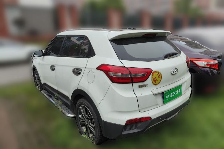 Used Hyundai ix25 2015 1.6L Automatic Two-Wheel-Drive Deluxe DLX Model Exterior 3