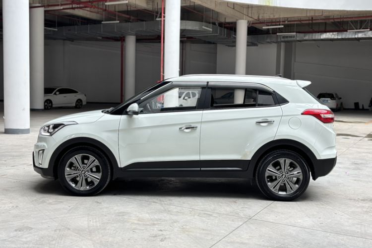 Used Hyundai ix25 2015 2.0L Automatic 4x4 Deluxe DLX Exterior 3