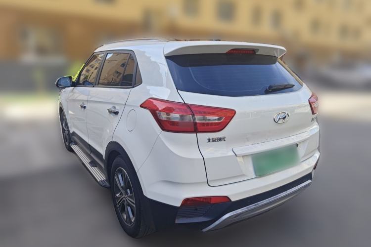 Used Hyundai ix25 2015 1.6L Automatic Two-Wheel-Drive Deluxe DLX Model Exterior 3