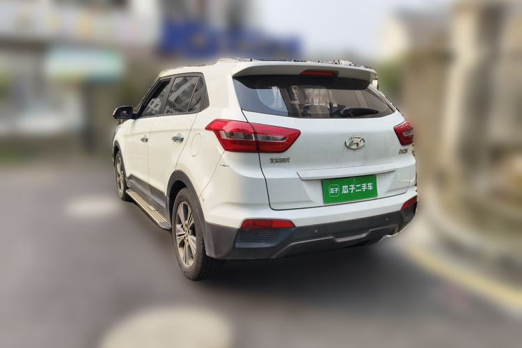 Used Hyundai ix25 2015 1.6L Automatic Two-Wheel-Drive Deluxe DLX Model Exterior 3