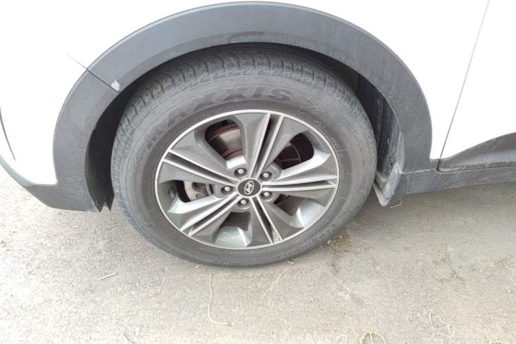 Used Hyundai ix25 2015 2.0L Automatic 4x4 Deluxe DLX Exterior 4