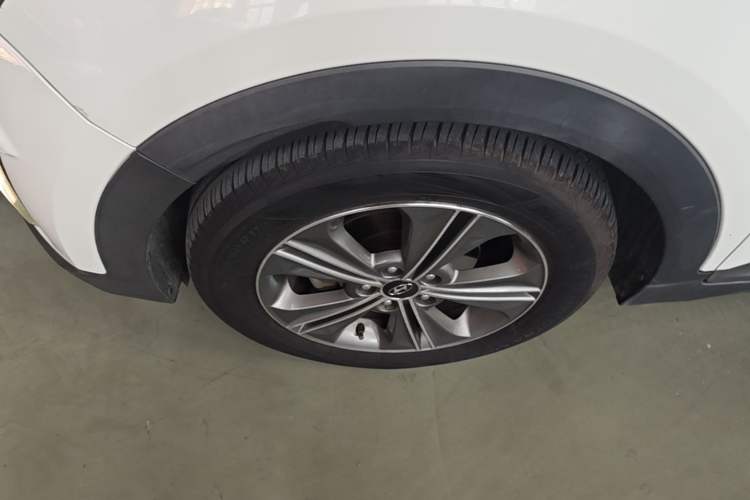 Used Hyundai ix25 2015 1.6L Automatic Two-Wheel Drive Smart GLS Trim Exterior 4