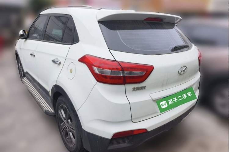 Used Hyundai ix25 2015 1.6L Automatic Two-Wheel-Drive Deluxe DLX Model Exterior 4