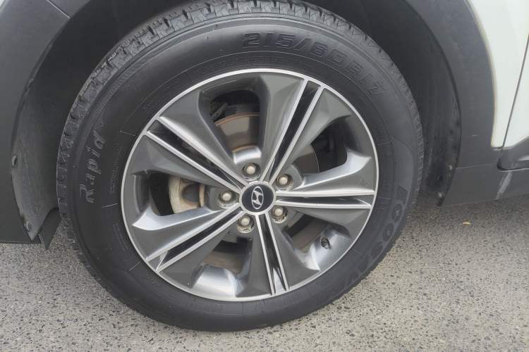 Used Hyundai ix25 2015 1.6L Automatic Two-Wheel Drive Smart GLS Trim Exterior 4