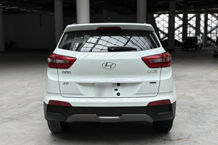 Used Hyundai ix25 2015 2.0L Automatic 4x4 Deluxe DLX Exterior 4